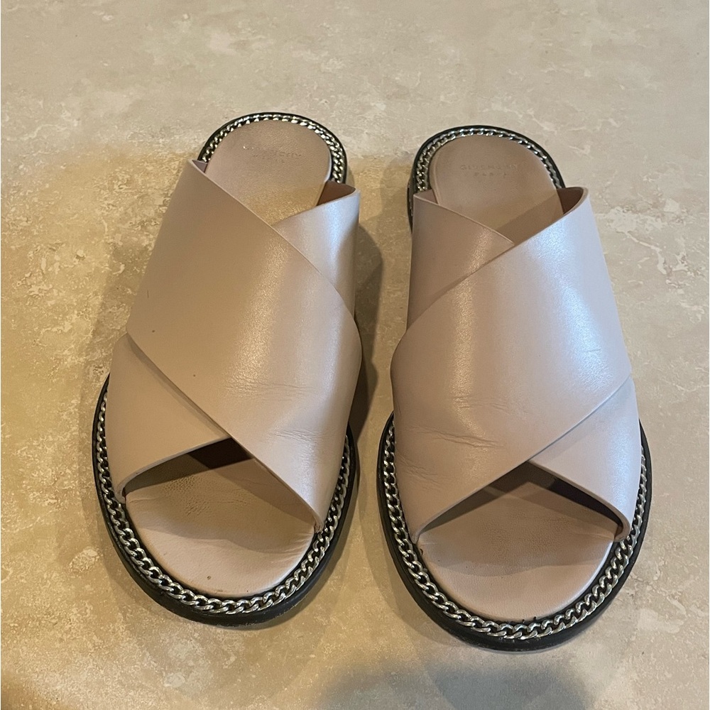 Givenchy Shoes Sandals Criss Cross Chain Nude Leather. Sz 10/40
